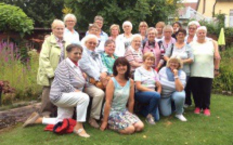 Gruppenfoto 2 Frauenfitness 2016-08-klein